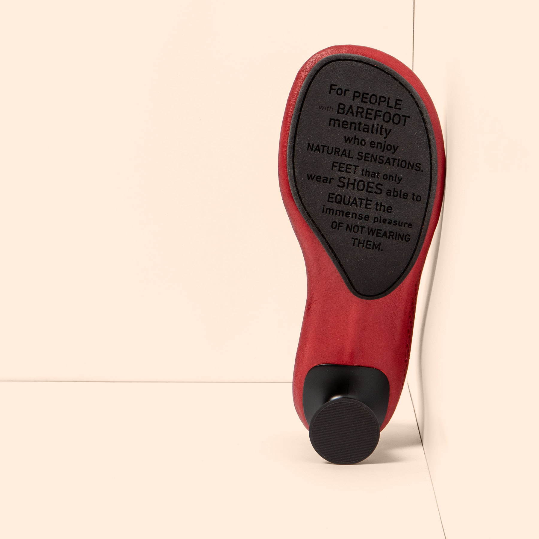 Zapatos con tacón N694R NAPPA PERFORADA ROSSO/ ALMA color Rosso