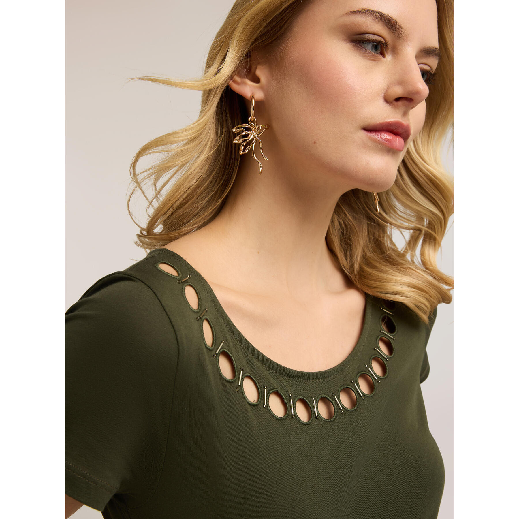 Motivi - Camiseta con motivos cut-out - Verde militare