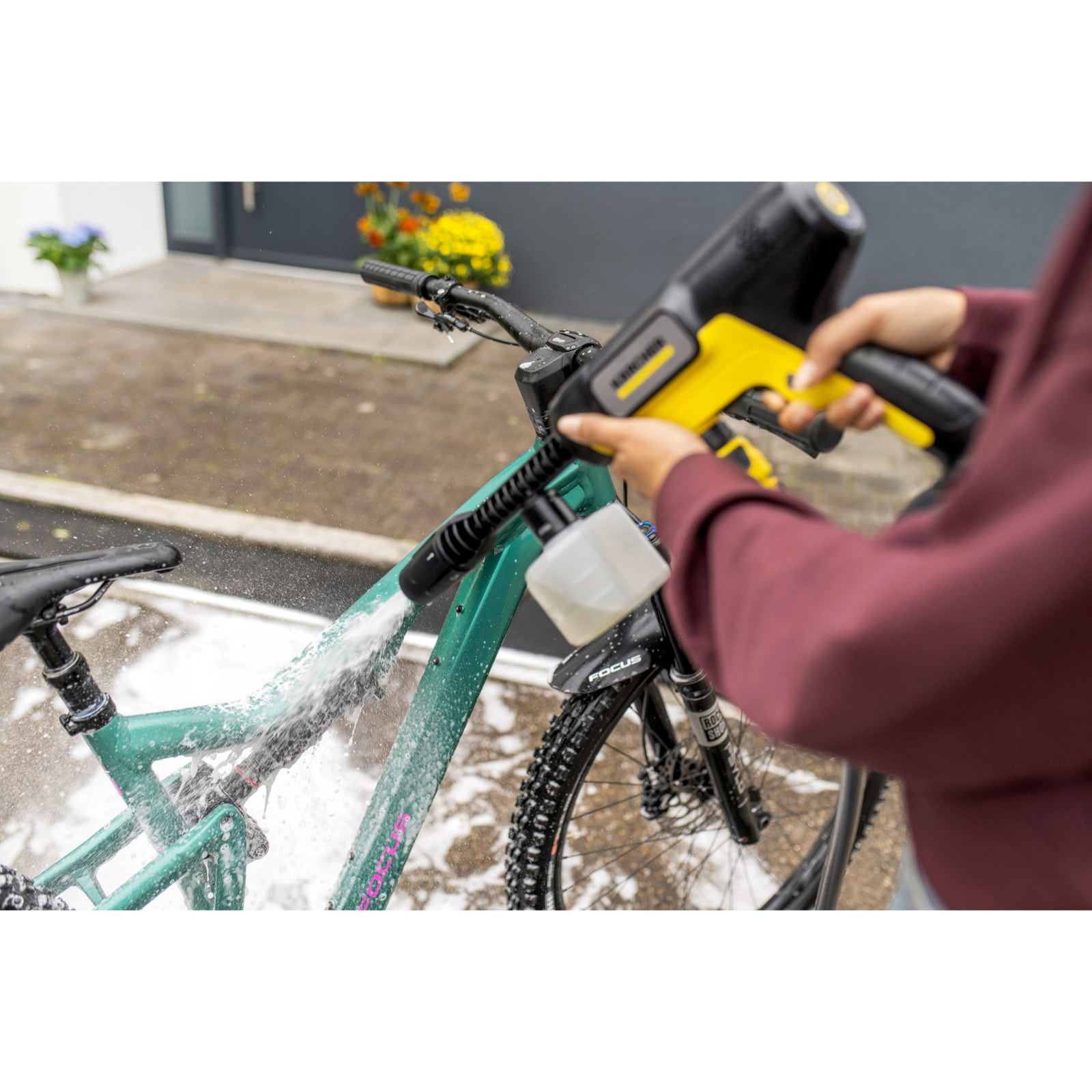 Nettoyeur pression sans fil KARCHER OC 7-18 avec batterie 18V - 24 bars / 200L/h