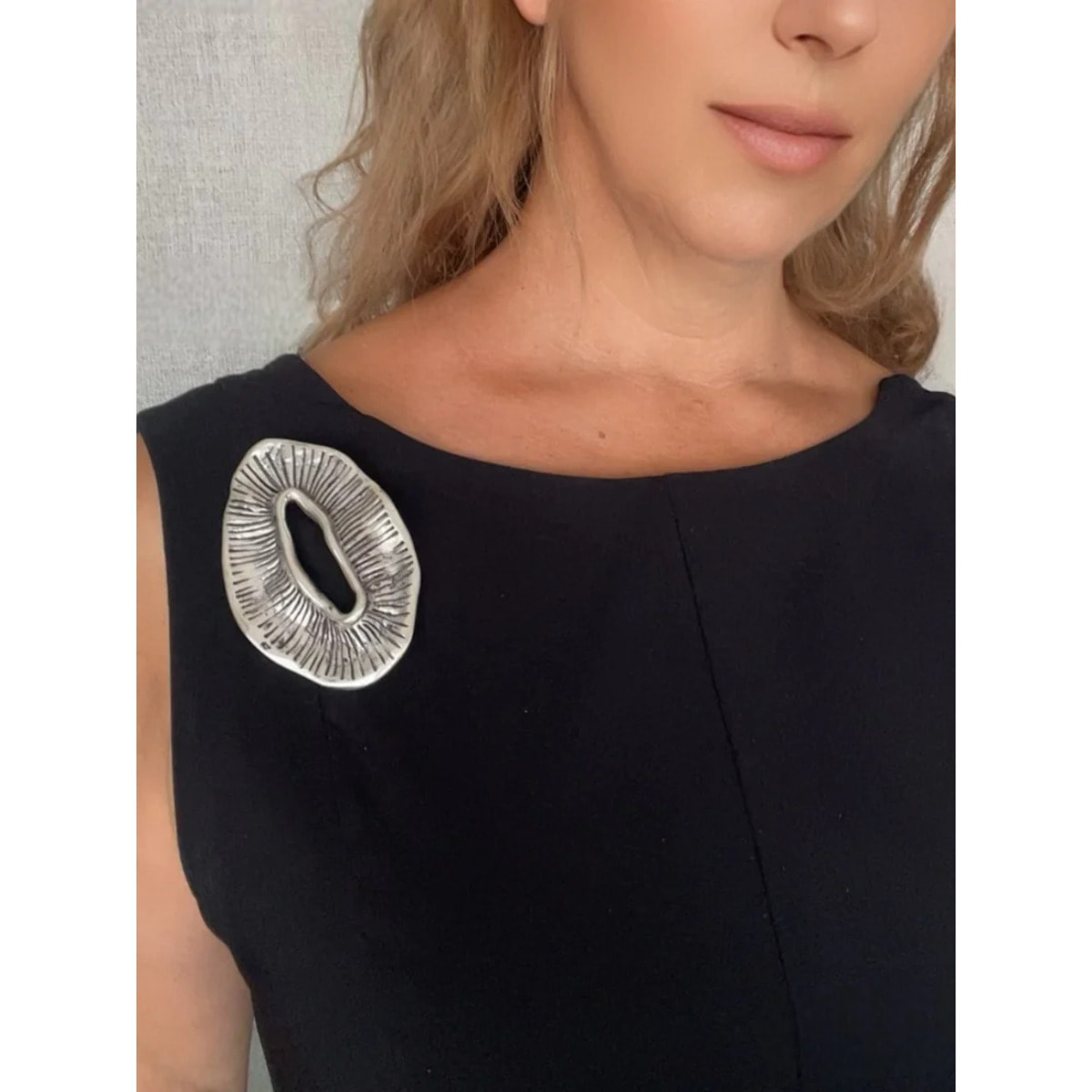 Broche Eclipse Plata Patinada 10µ