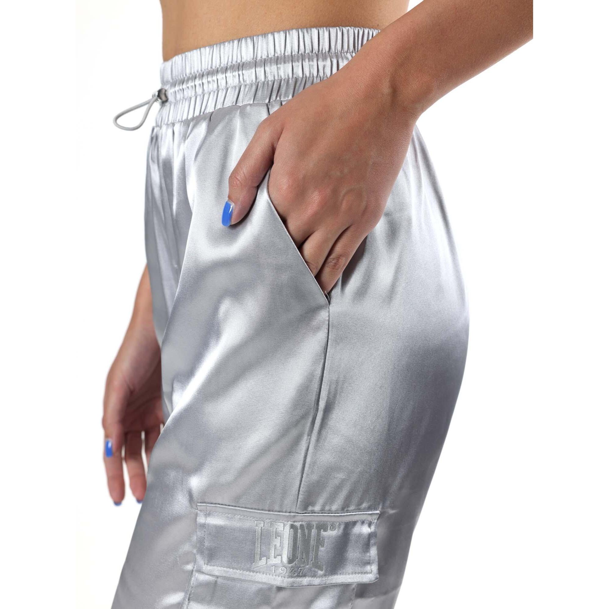 Pantalón cargo de mujer Leone Be Glam con grandes bolsillos