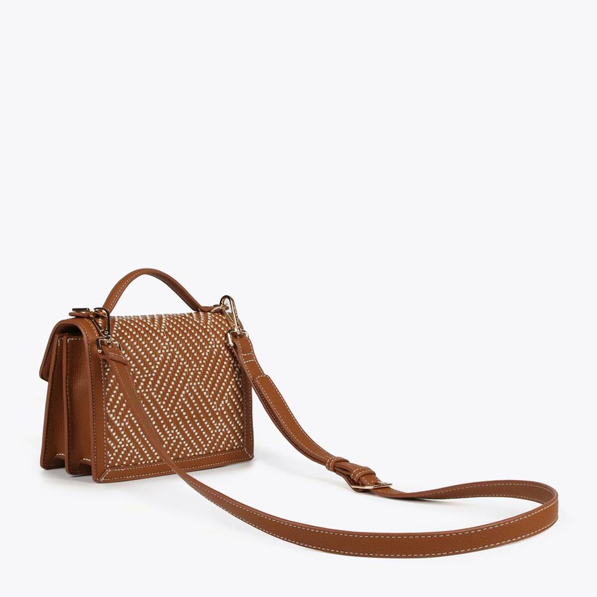 Borsa a tracolla intrecciata con patta