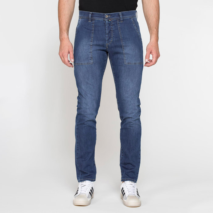 JEANS UOMO 5 TASCHE MOD. 710 IN DENIM ELASTICIZZATO 9 oz. Vita regolare con bottoni, gamba comoda.