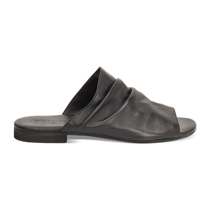 Sandalias planas negras de piel