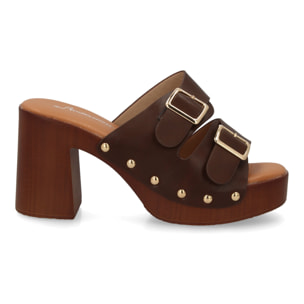 Sandalia plataforma mujer con hebillas y tachuelas