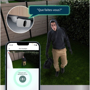 Caméra de surveillance ARLO Wifi ESSENTIAL 3 cameras + 1 floodlight