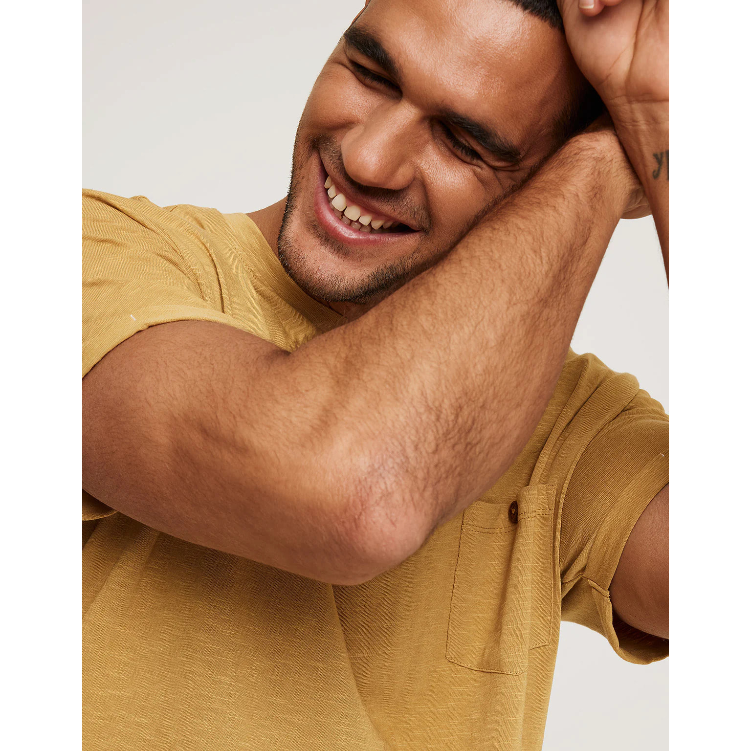 Camiseta Manga Corta Mostaza - Button