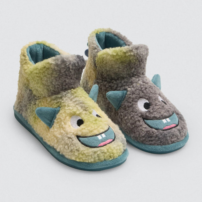 Pantofole per bambini a forma di mostro con dettagli 3D