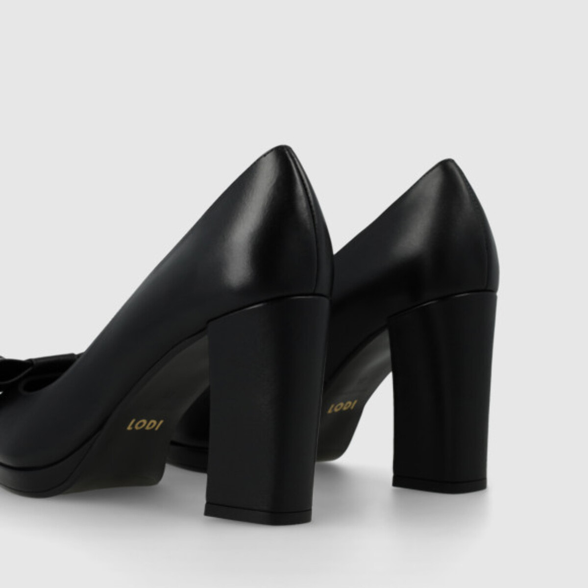 ZAPATOS DE SALÓN NEGROS LOTANI