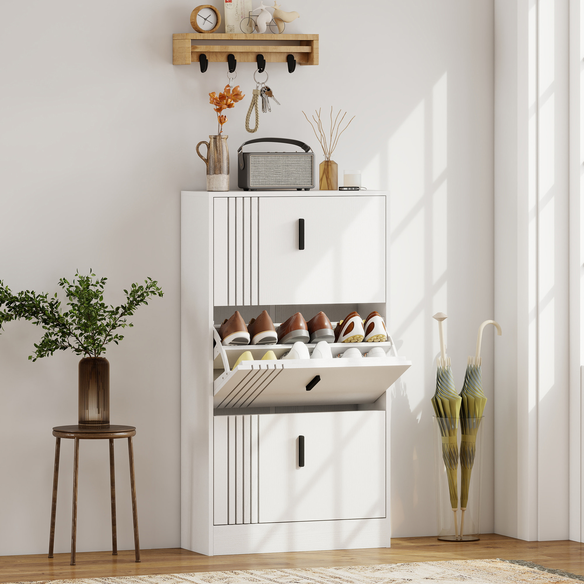 Meuble à chaussures design Urban Craft 3 portes abattantes 3 étagères poignées métal noir aspect bois blanc