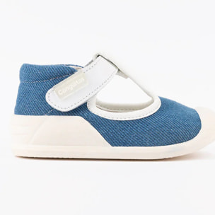 Sneakers in  per i primi passi del bambino