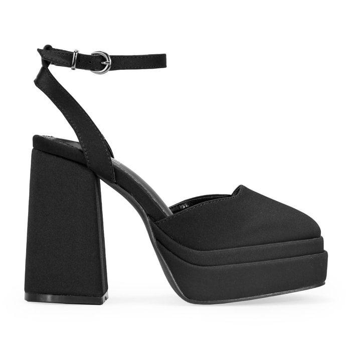 Zapatos de tacón satinados negros