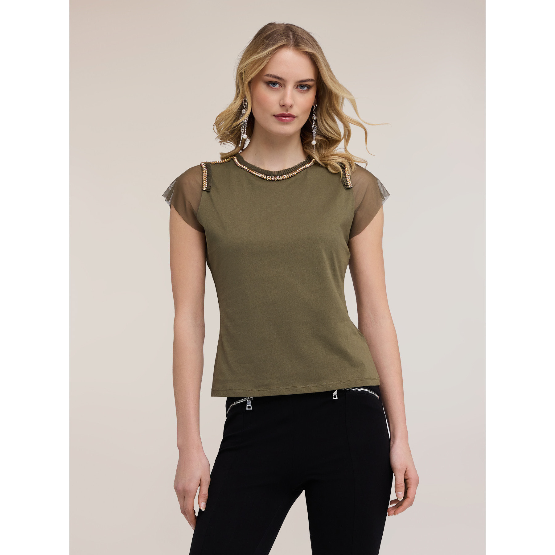 Motivi - T-shirt con maniche in tulle e ricami gioiello - Verde militare