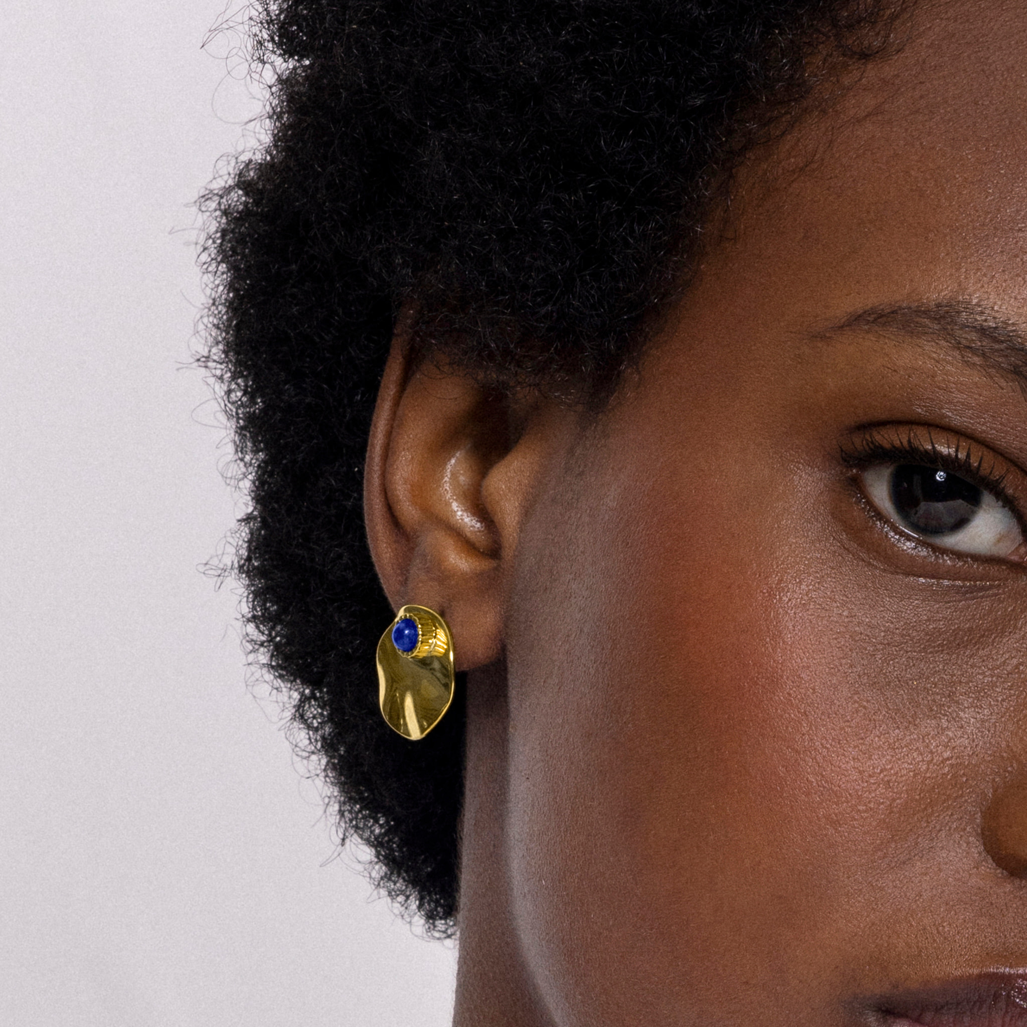 Pendientes de Lapislazuli Natural acabados en oro amarillo de 18k