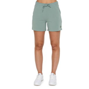 Mujer bajita nunca sin