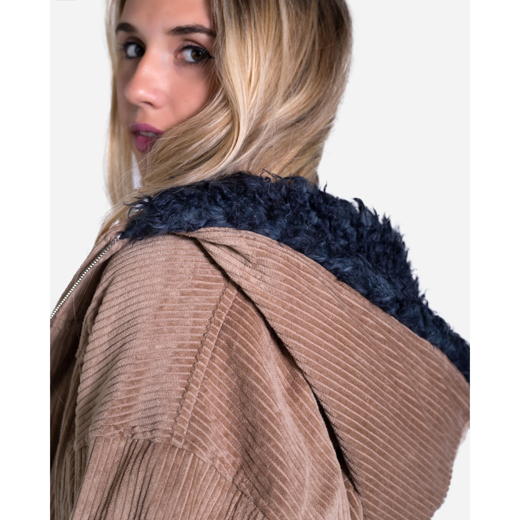 CHAQUETA PANA · CAMEL