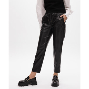 Pantaloni jogger effetto pelle