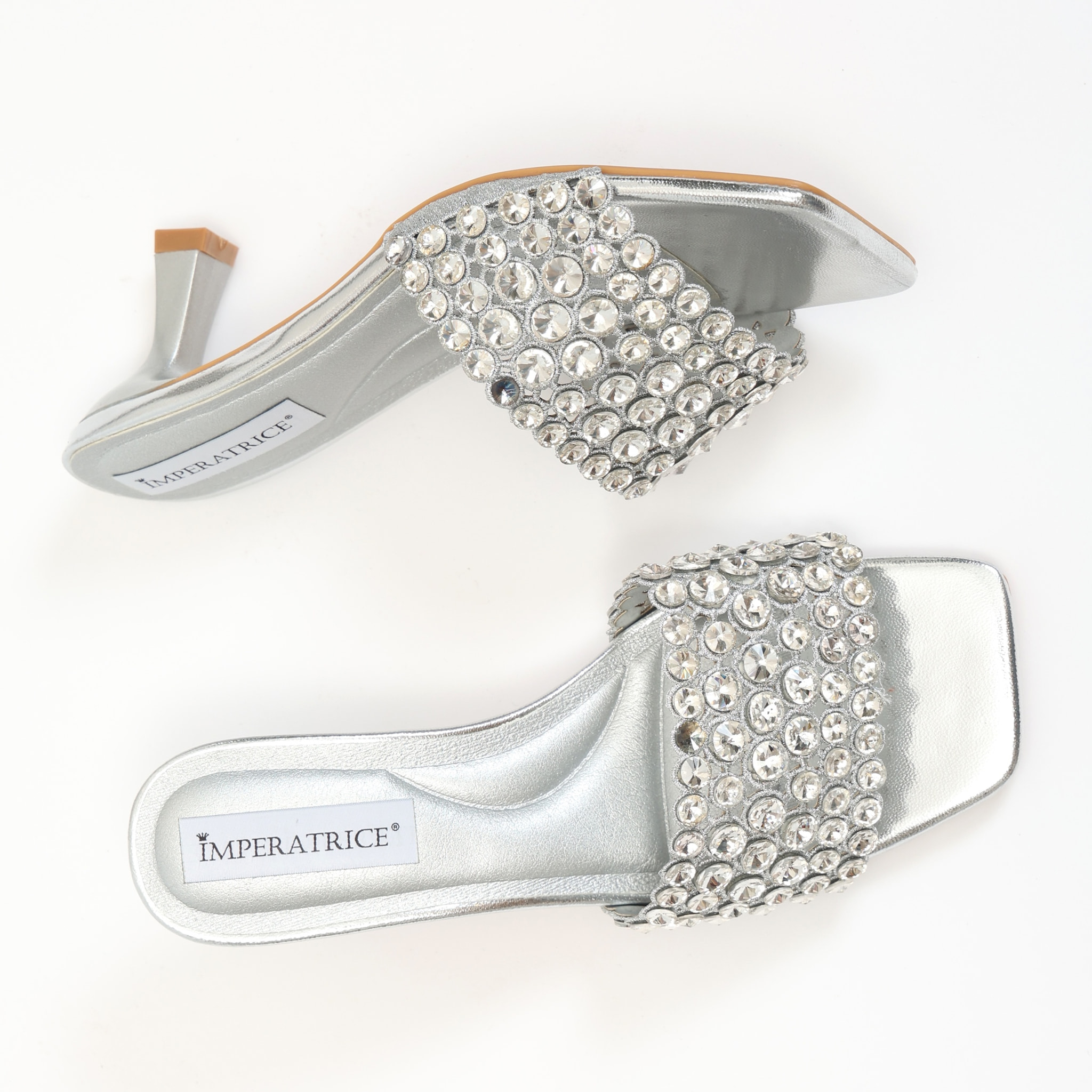 Sandali in simil pelle con tacco a rocchetto e fascia gioiello