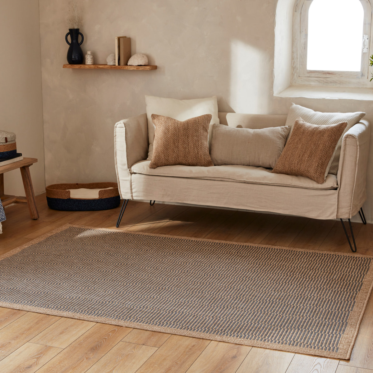 Tapis effet jute motif bleu