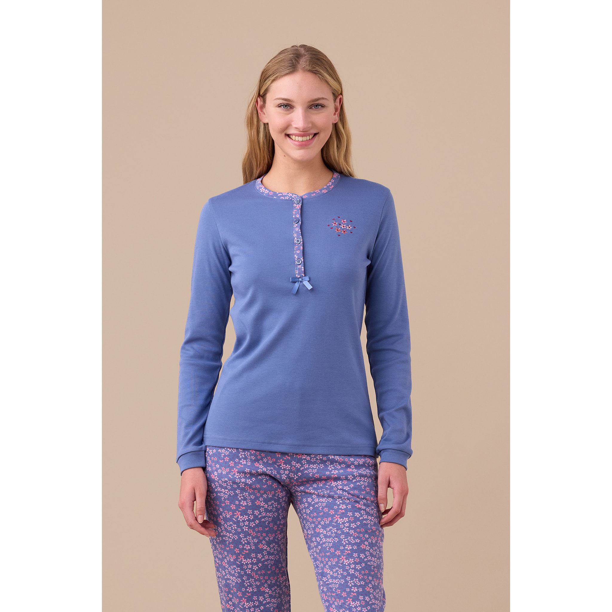 Pigiama donna caldo cotone articolo fiori. Noidinotte