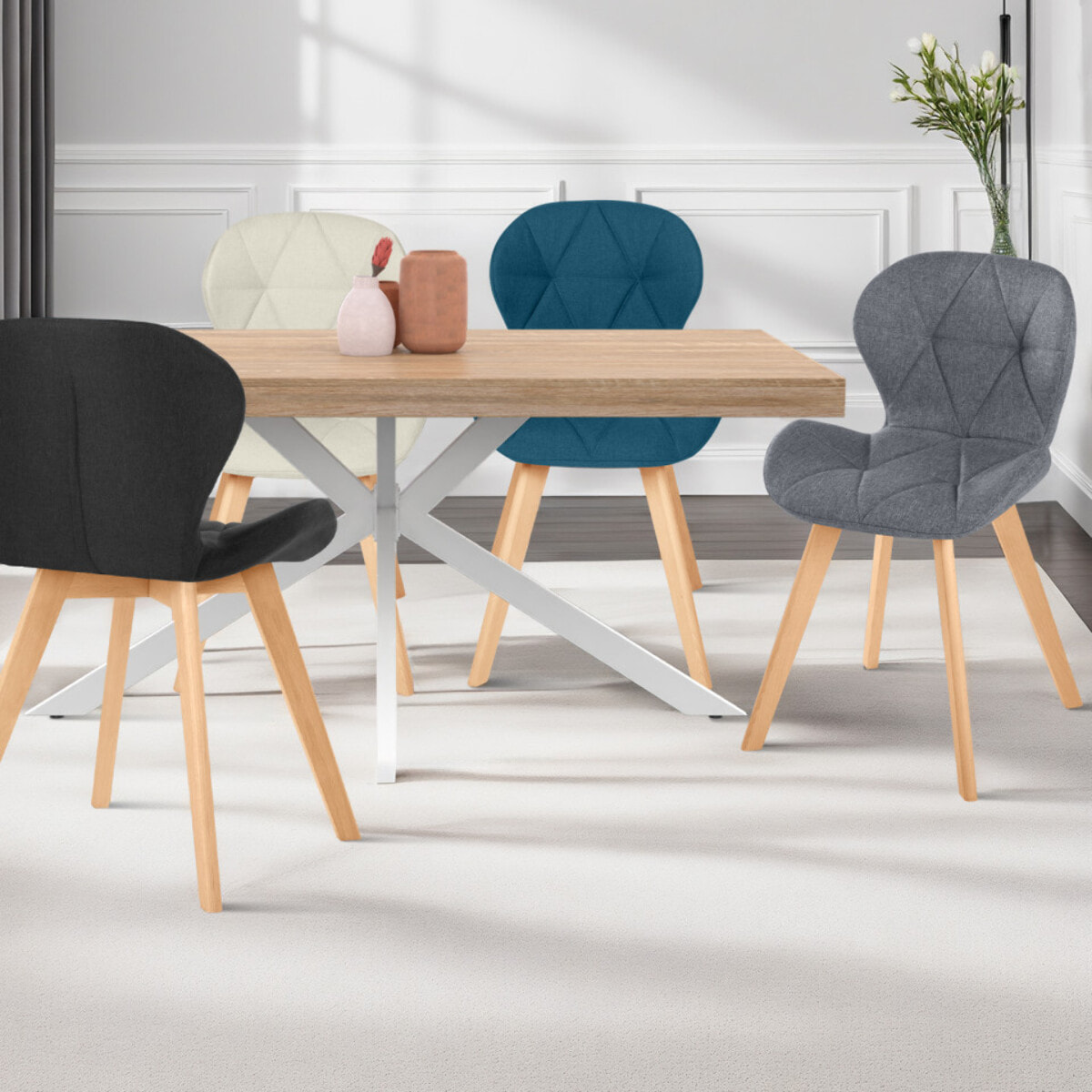 Chaises Gatsby en tissu et pieds bois