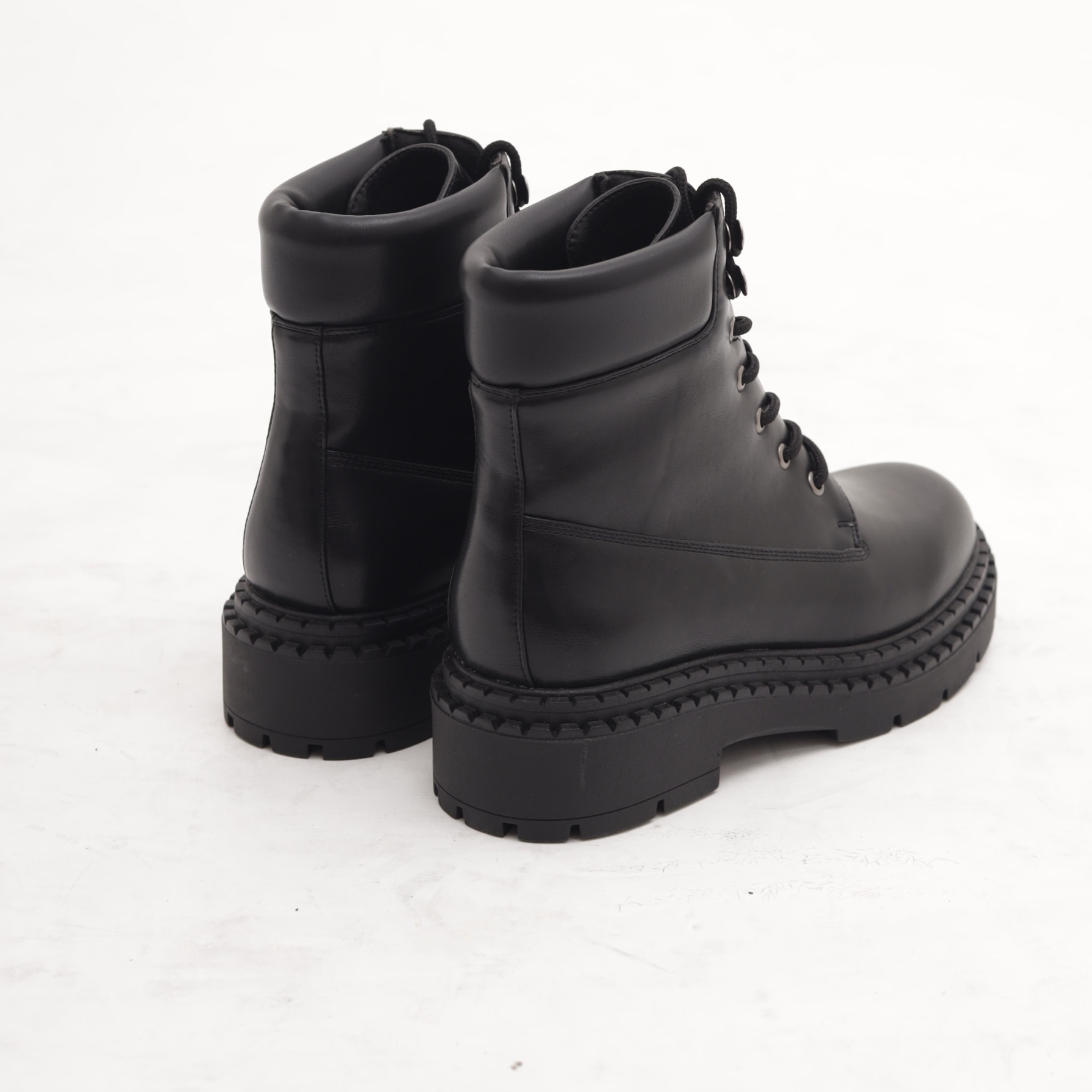 SCARPONCINO ALLACCIATO NERO