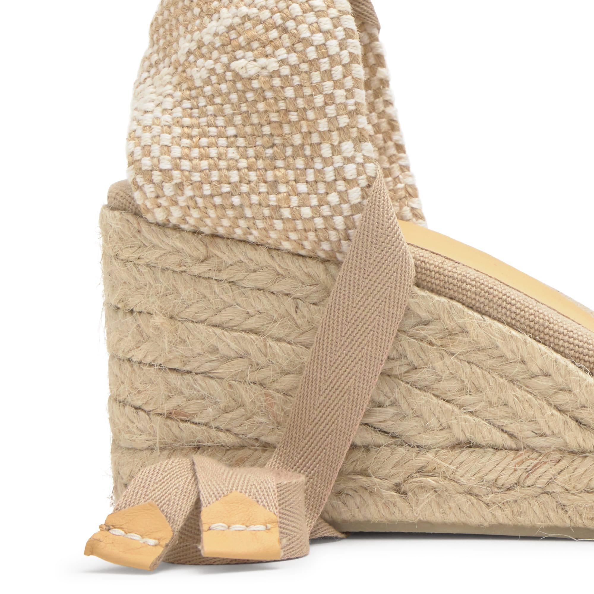 Alpargata con cuña 7 cm en lona de algodón con pala en v y cintas al tobillo