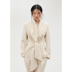 Blazer corto con nodo