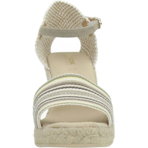 Sandalias Mujer de la marca GEOX  modelo 134117 BEIS