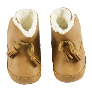 Zapatos de recién nacido camel borreguito