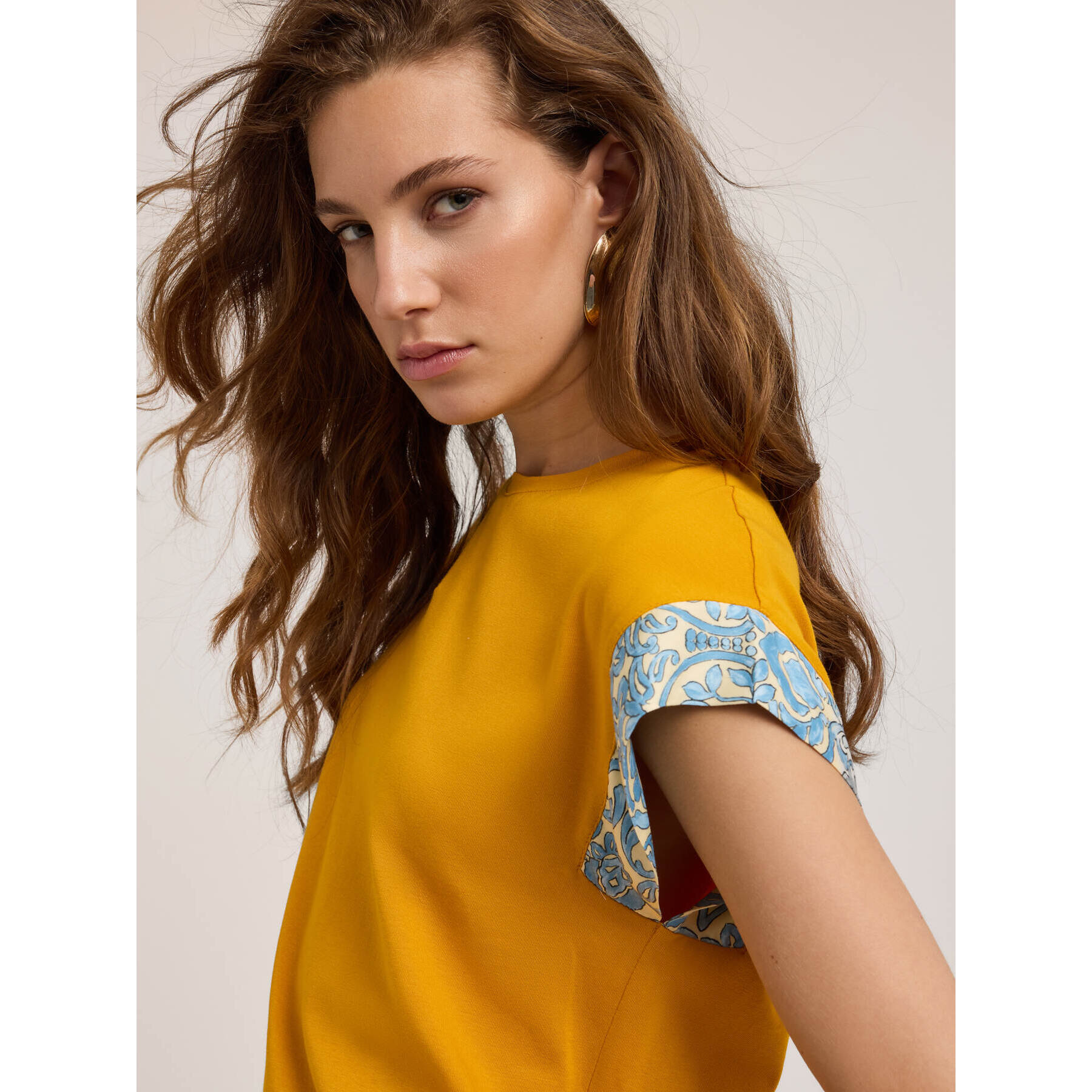 Motivi - T-shirt con bordi stampati - Giallo