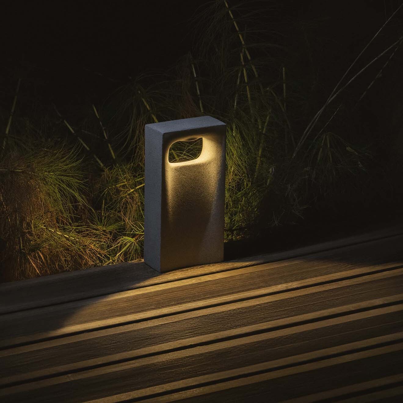 GLINT 400 Lampada paletti muro grigio 3000K