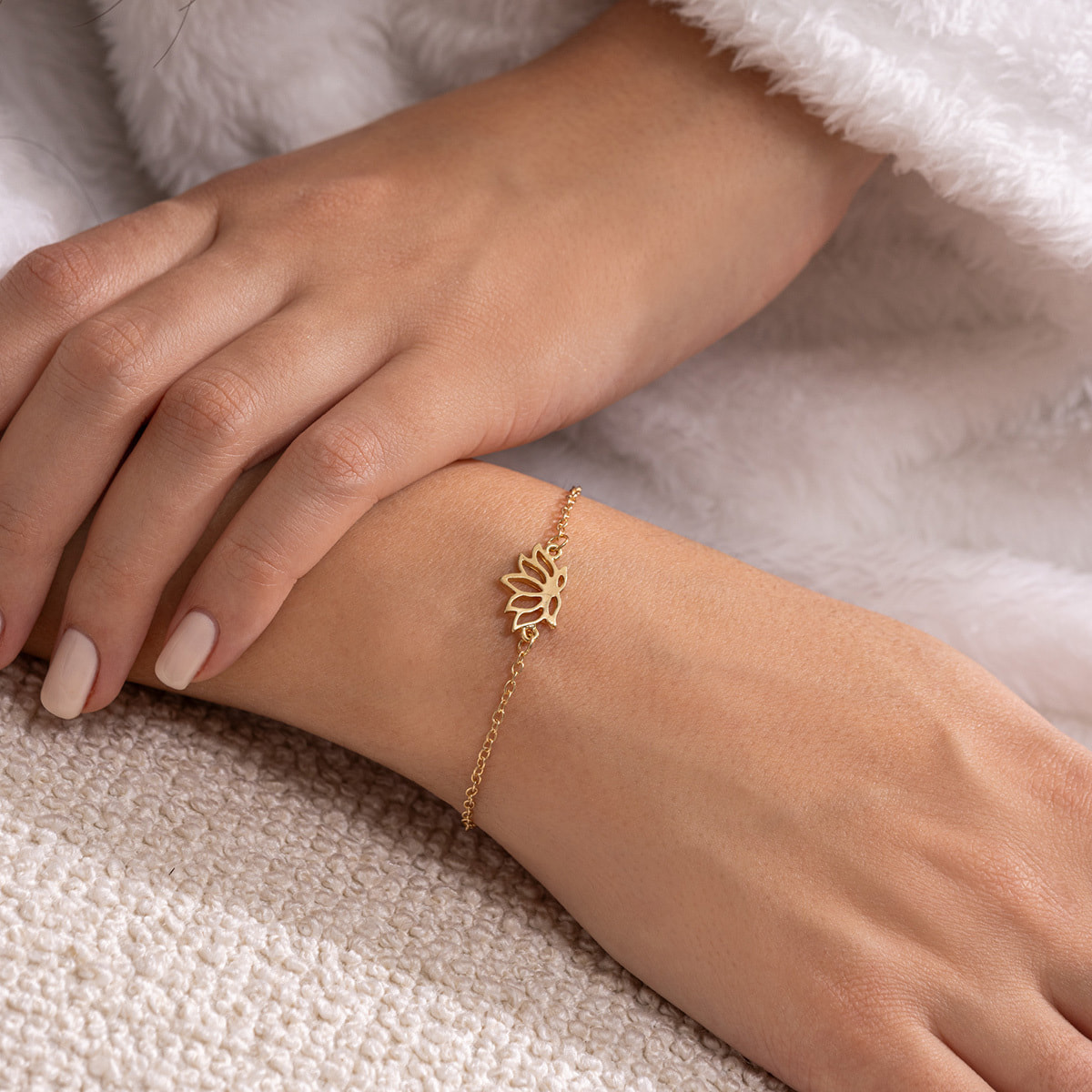 Bougie parfumée avec bijou Mily fruits rouge 220g