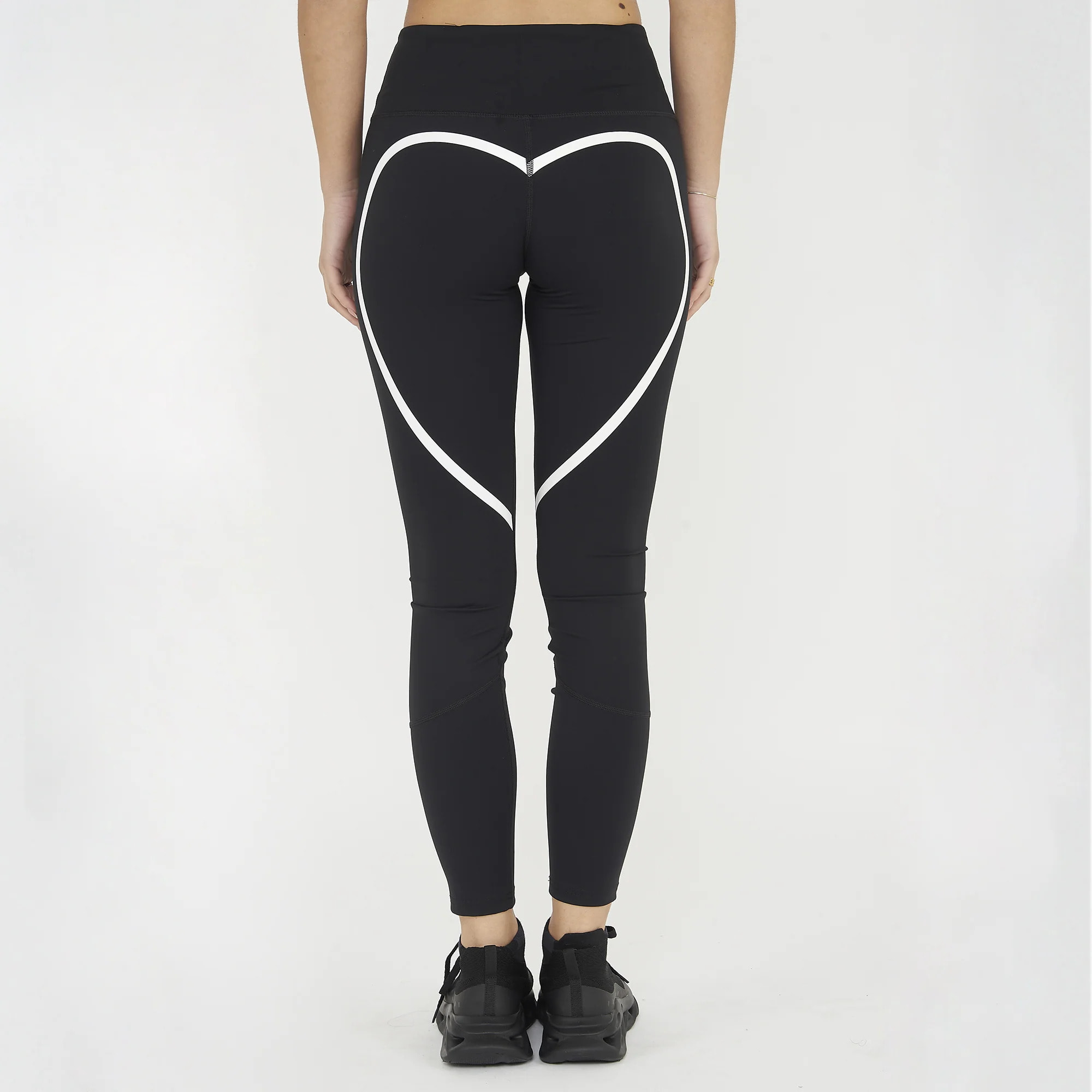 Completino donna da allenamento per yoga e fitness Dione Neso