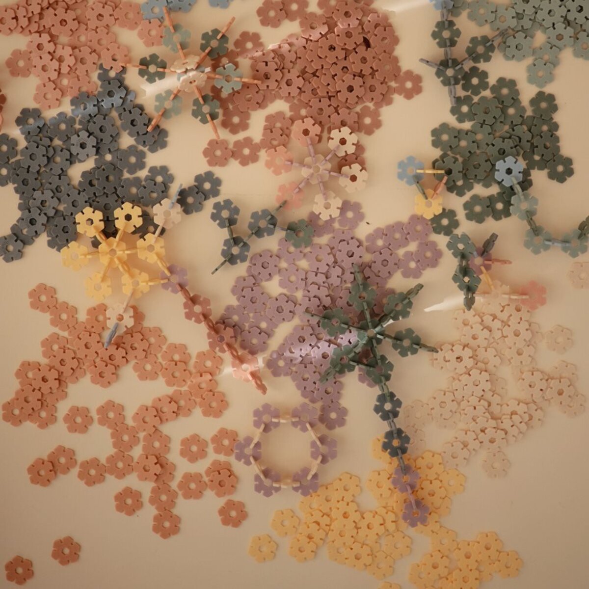 Mushie Jgo.Construcción Hex Connect Solid