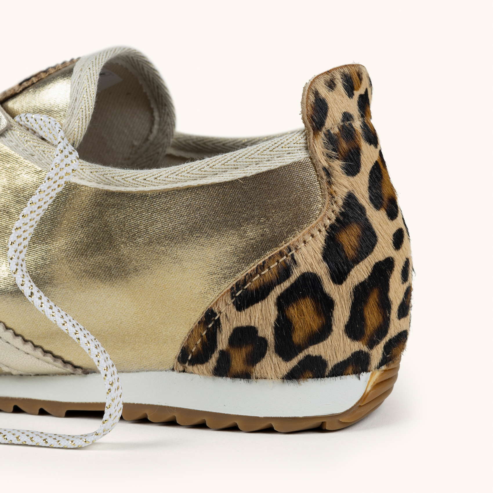 Zapatilla Retro Metalizada Oro y Animal Print MUNICH OSAKA 589