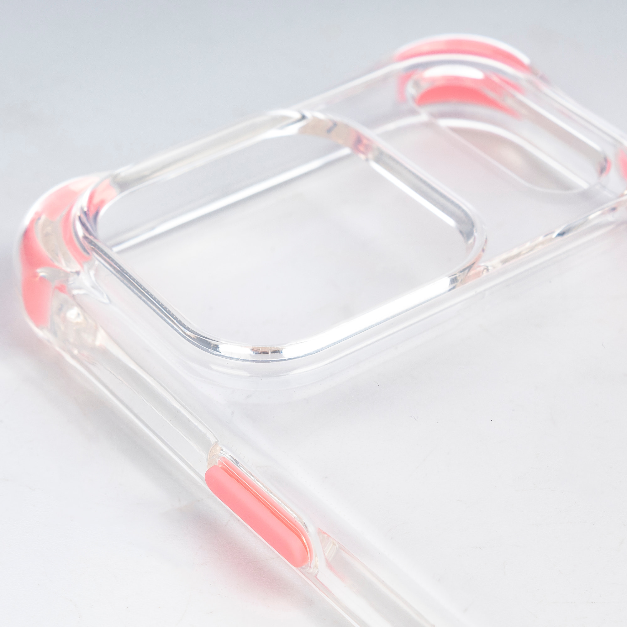 Custodia trasparente con rilievo protettivo per fotocamera, angoli rinforzati rosa, antiurto e anti-impronte Magsafe per iPhone 17 Pro.