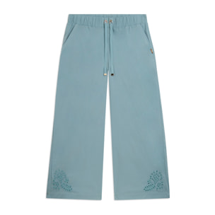 Pantaloni Cropped con Ricamo Floreale al Fondo