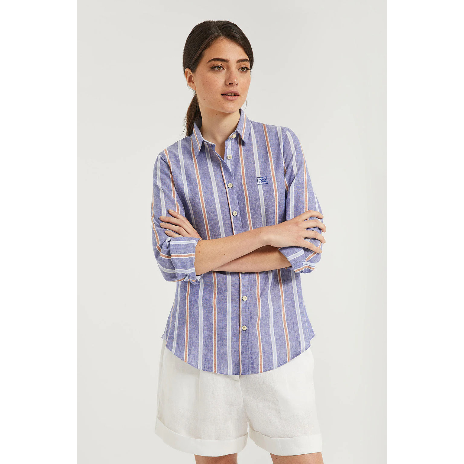 Camicia in lino e cotone a righe larghe con particolare ricamato sul petto