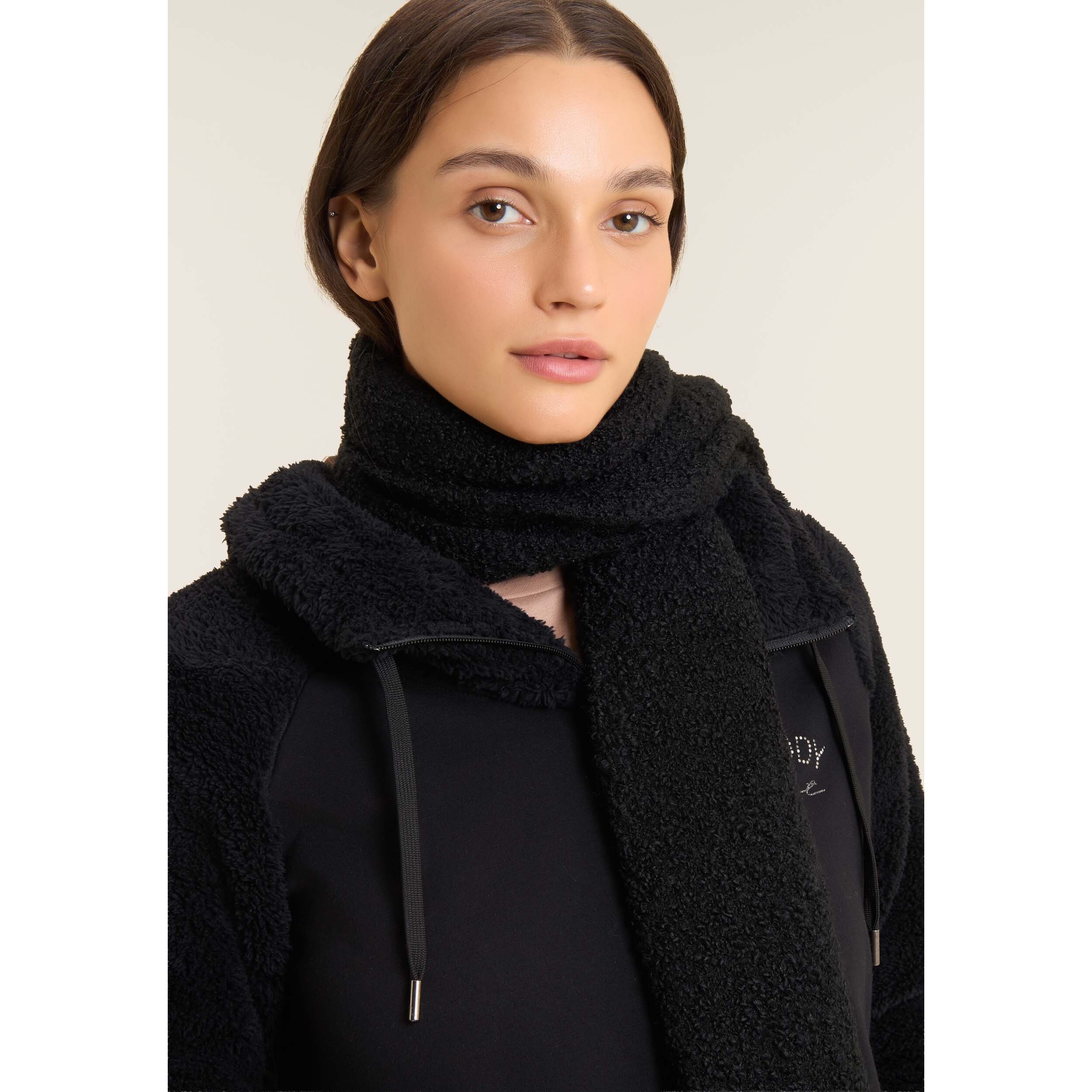 Sciarpa bouclé effetto lana con logo FY dorato