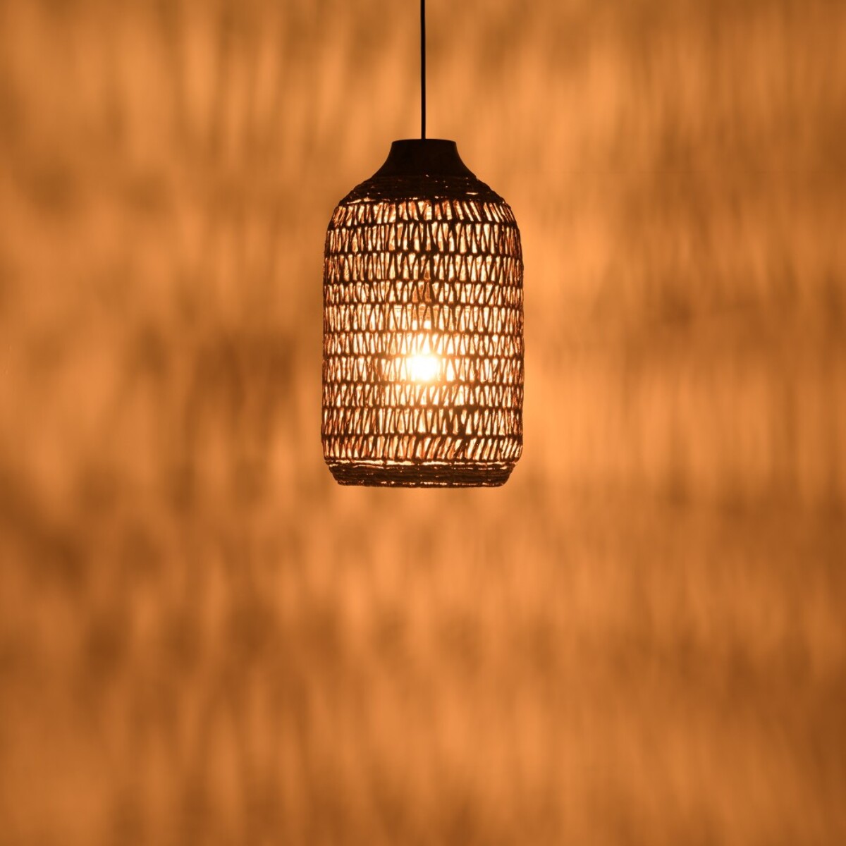 SIXTINE - Suspension 30x30cm en abaca couleur naturelle et teck recyclé