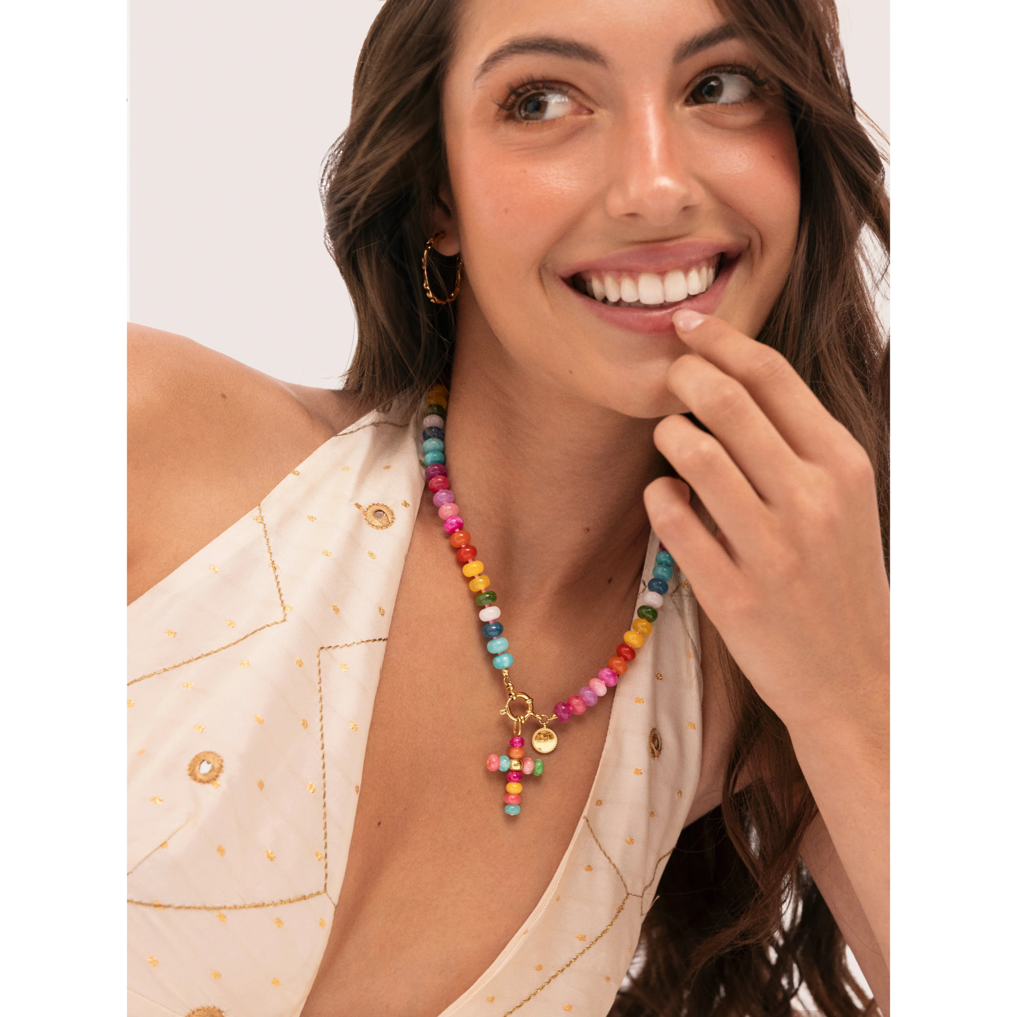 Charm Cruz Color Stones Acero Baño Oro