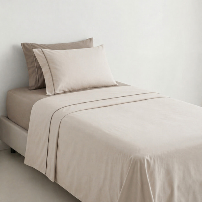 Completo lenzuola una piazza e mezza in cotone bicolore morbido e traspirante, set letto con lenzuolo sopra, sotto con angoli e federa, design con piping a contrasto elegante, tessuto leggero e resistente 116 gsm, certificato OEKO-TEX, comfort quotidiano