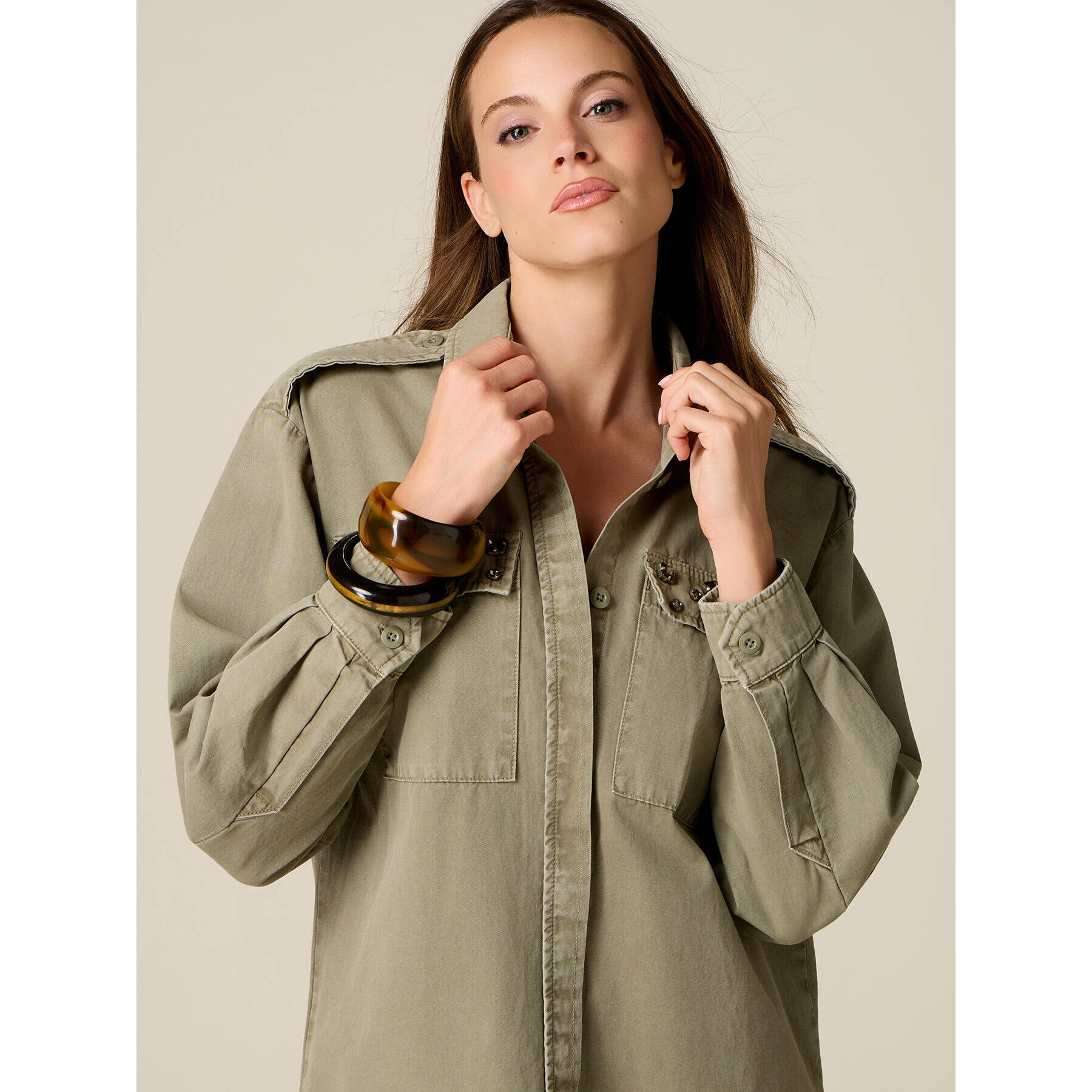 Oltre - Camicia over in cotone con castoni - Verde