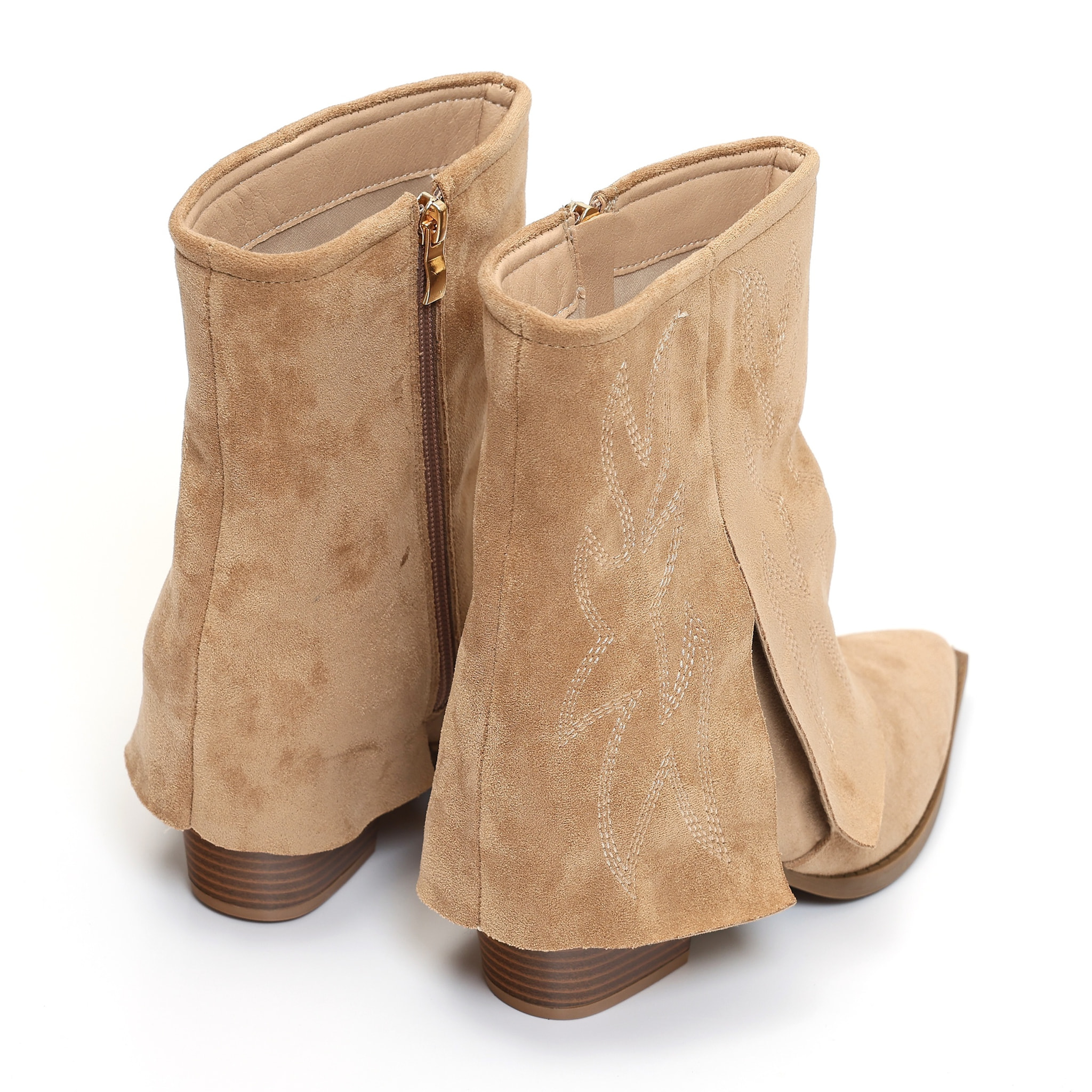 Stivaletti texani in simil pelle scamosciata con risvolto e ricamo