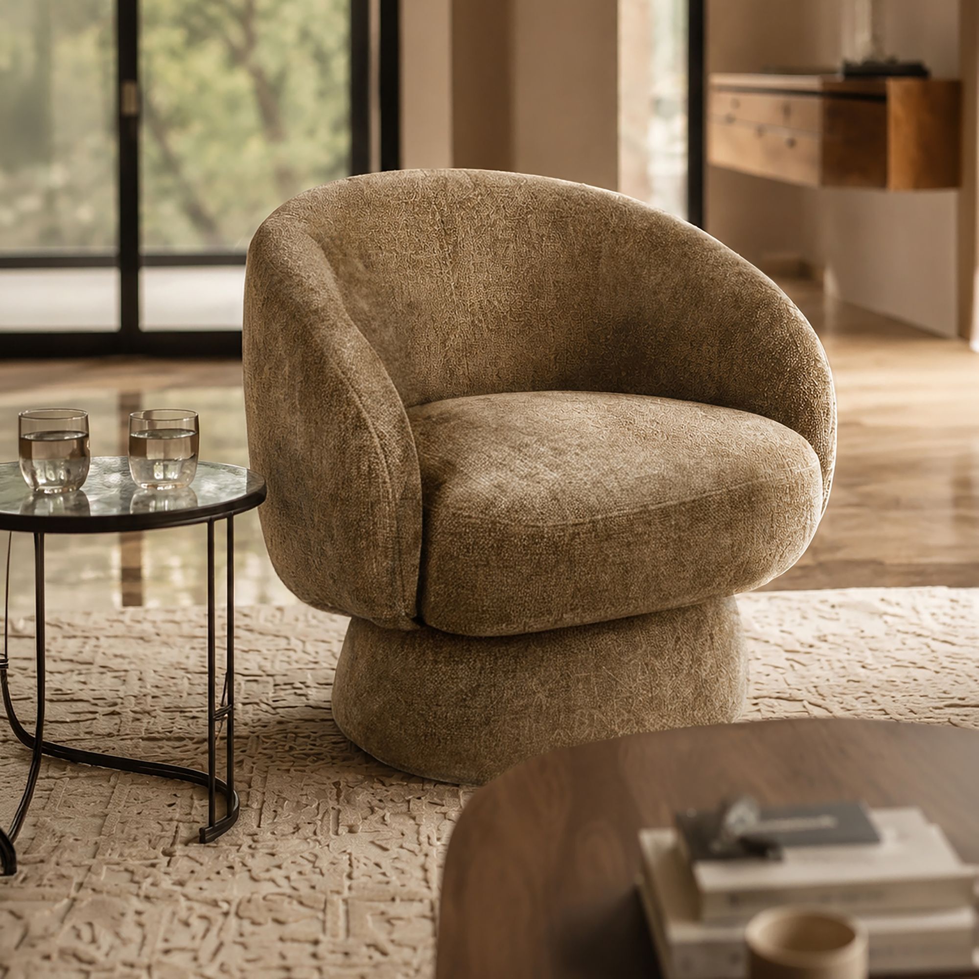 Fauteuil pivotant en tissu chenille caramel PALOMA