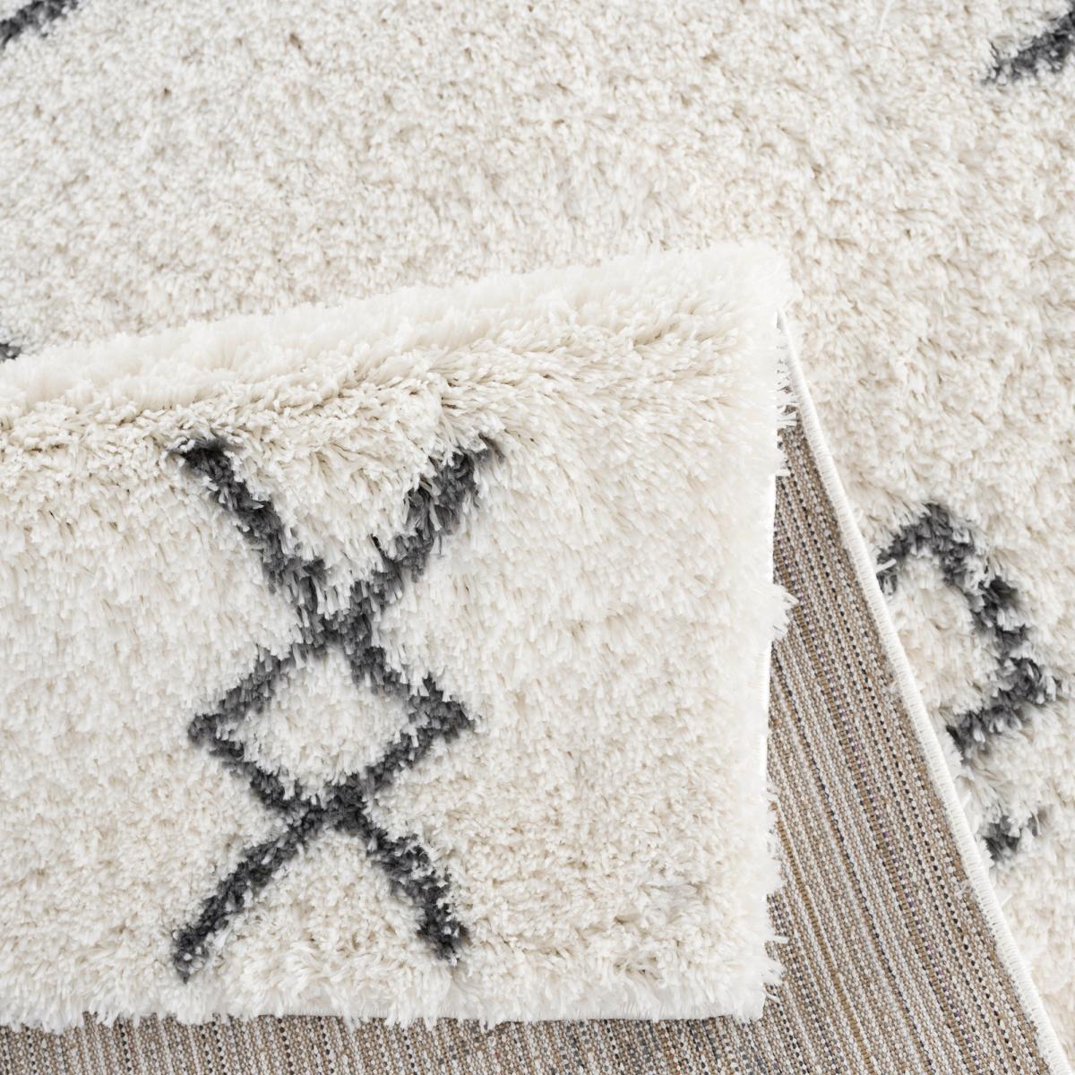 Tapis Shaggy longues mêches et aux motifs traditionnels Berbères