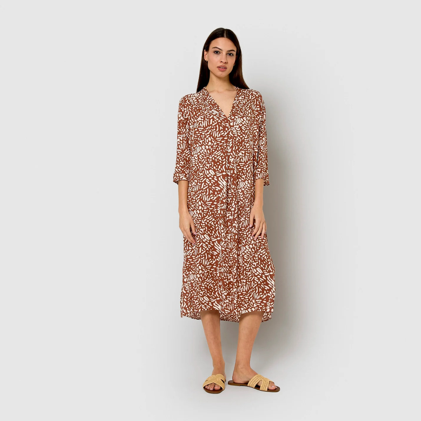 Vestido midi bambula detalles plisados miquela marrón