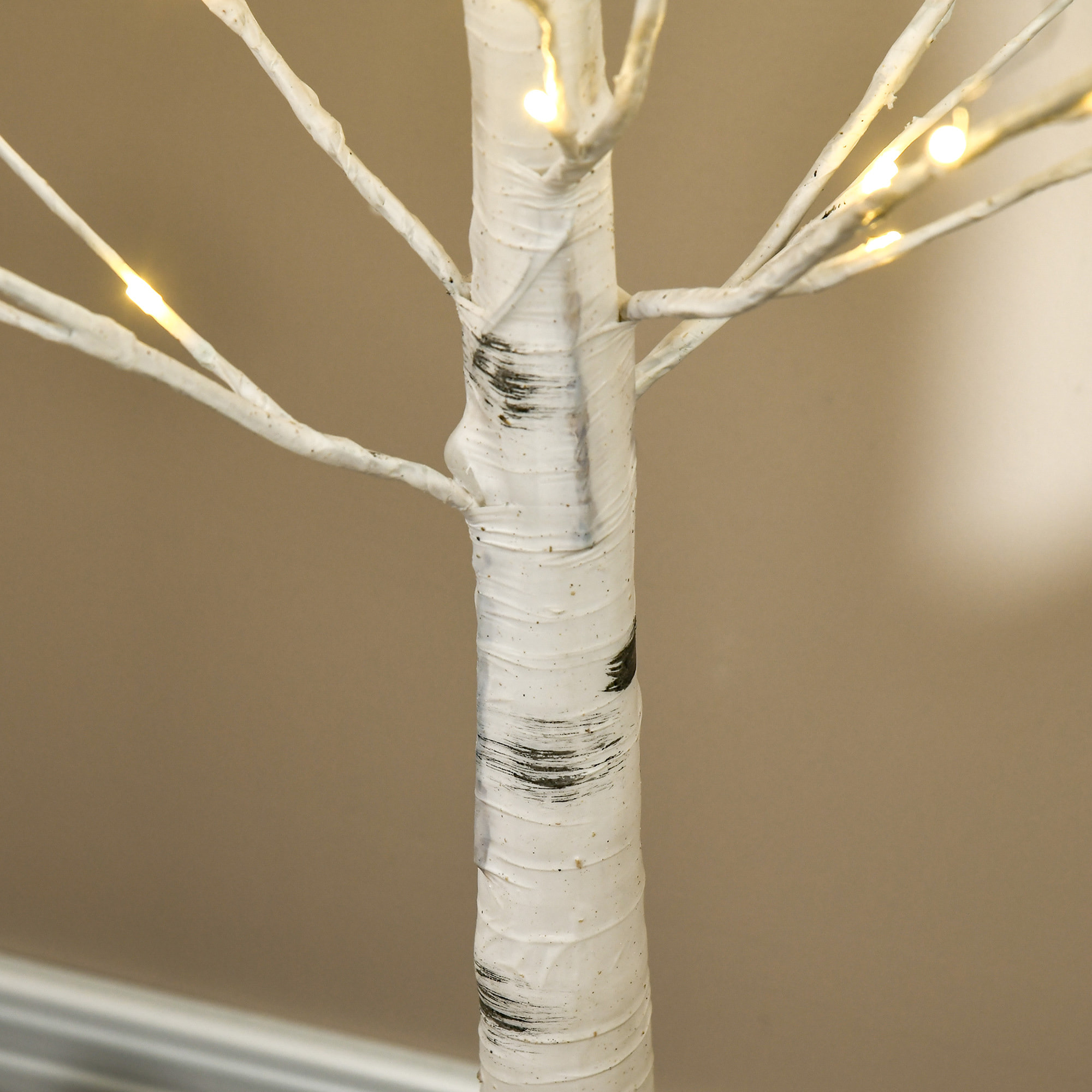 Arbre lumineux LED bouleau - décoration lumineuse - 96 LEDS blanc chaud - norme IP 44 - usage intérieur/extérieur - 1,8H m - métal PP blanc