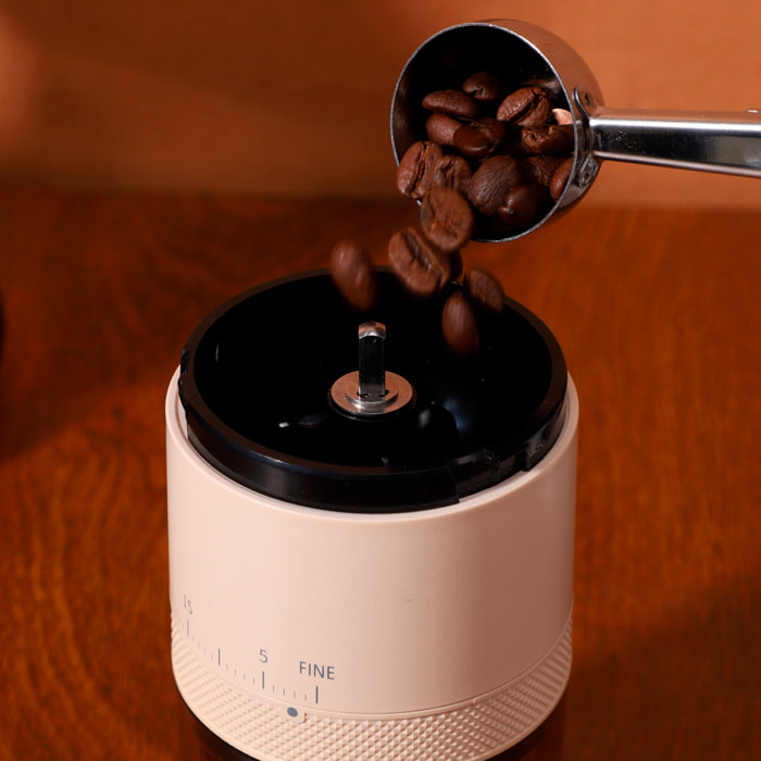 Molino de café eléctrico portátil 952, 30W, batería recargable de 2000mAh, capacidad 110ml, ajuste de grosor y luces de aviso de batería.